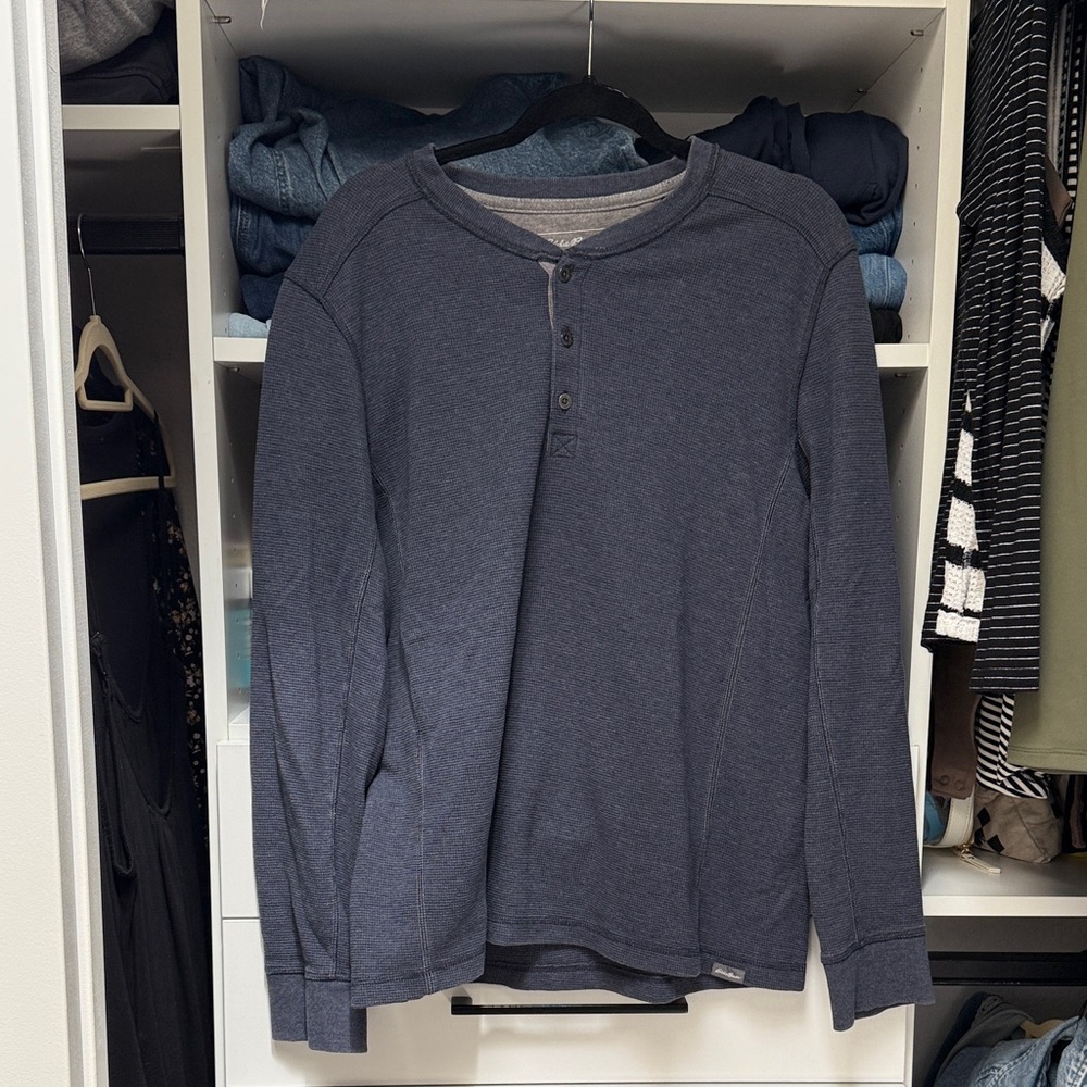 Eddie Bauer Men's Long-Sleeve Henley in Navy Blue